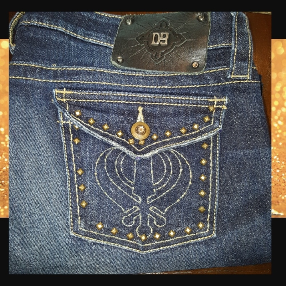 D9 CAPRI JEANS SIZE 30 (Chrissie)